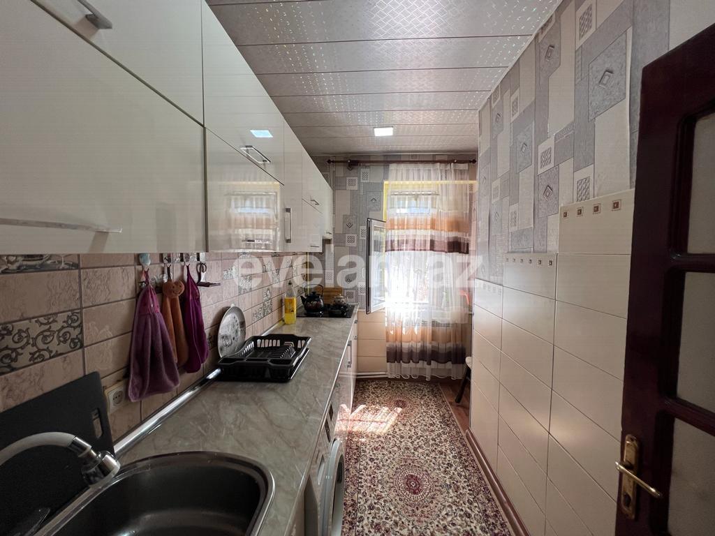 Satılır, köhnə tikili, 3 otaqlı, 80 m², Bakı, Suraxanı r, Yeni Günəşli q, Xalqlar Dostluğu m.