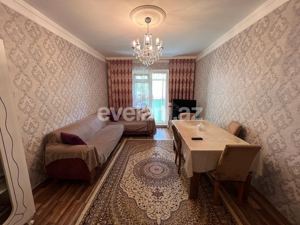Satılır, köhnə tikili, 3 otaqlı, 80 m², Bakı, Suraxanı r, Yeni Günəşli q, Xalqlar Dostluğu m.