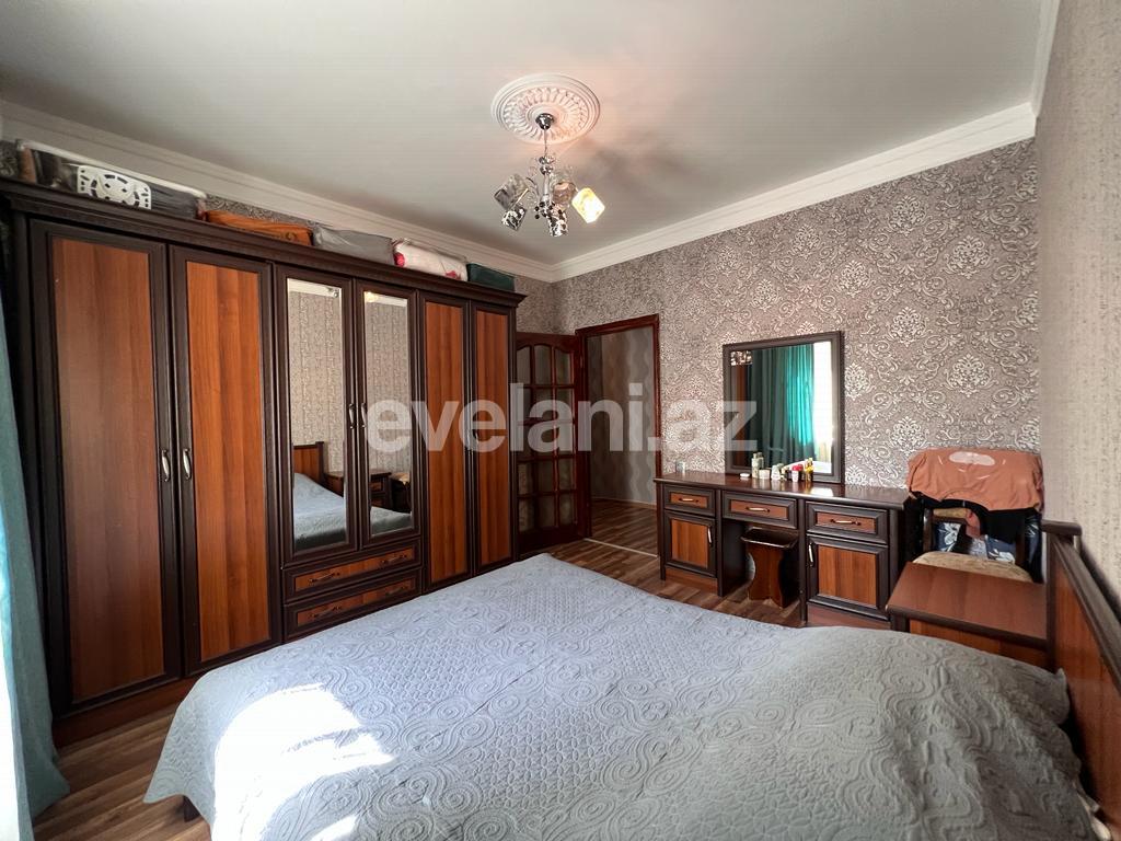 Satılır, köhnə tikili, 3 otaqlı, 80 m², Bakı, Suraxanı r, Yeni Günəşli q, Xalqlar Dostluğu m.