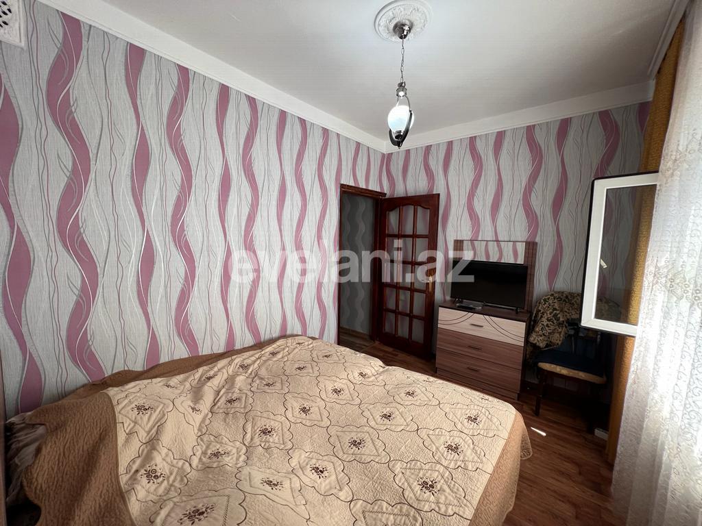Satılır, köhnə tikili, 3 otaqlı, 80 m², Bakı, Suraxanı r, Yeni Günəşli q, Xalqlar Dostluğu m.