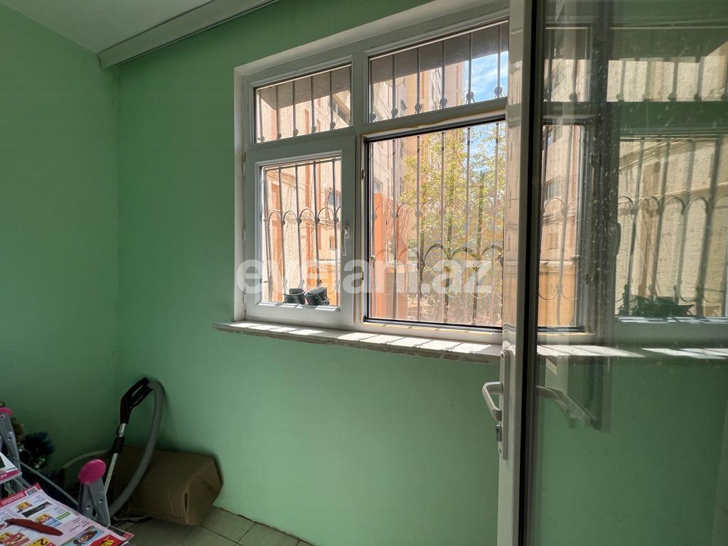 Satılır, köhnə tikili, 3 otaqlı, 80 m², Bakı, Suraxanı r, Yeni Günəşli q, Xalqlar Dostluğu m.