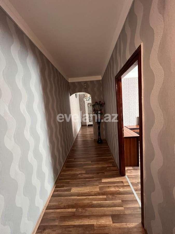 Satılır, köhnə tikili, 3 otaqlı, 80 m², Bakı, Suraxanı r, Yeni Günəşli q, Xalqlar Dostluğu m.