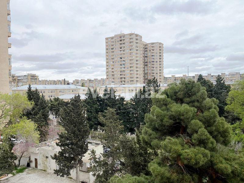 Satılır, köhnə tikili, 3 otaqlı, 80 m², Bakı, Nizami r, 8-ci kilometr q, Neftçilər m.