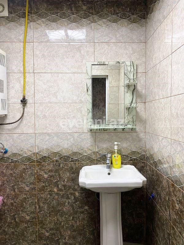 Satılır, köhnə tikili, 3 otaqlı, 80 m², Bakı, Nizami r, 8-ci kilometr q, Neftçilər m.