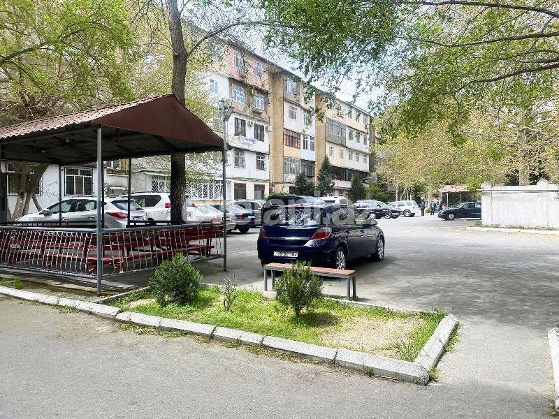 Satılır, köhnə tikili, 3 otaqlı, 80 m², Bakı, Nizami r, 8-ci kilometr q, Neftçilər m.