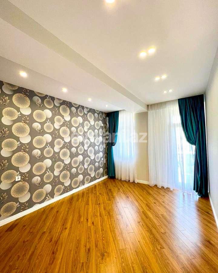Satılır, yeni tikili, 3 otaqlı, 130 m², Bakı, Nizami r, Qara Qarayev m.