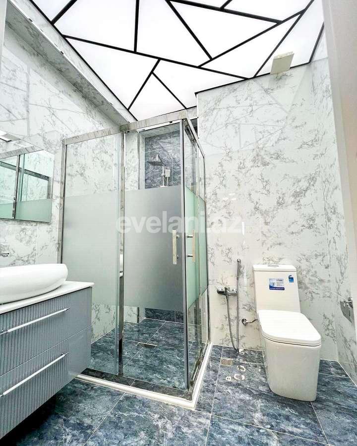 Satılır, yeni tikili, 3 otaqlı, 130 m², Bakı, Nizami r, Qara Qarayev m.