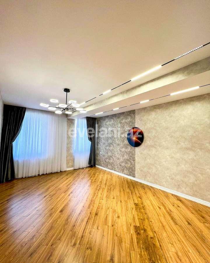 Satılır, yeni tikili, 3 otaqlı, 130 m², Bakı, Nizami r, Qara Qarayev m.