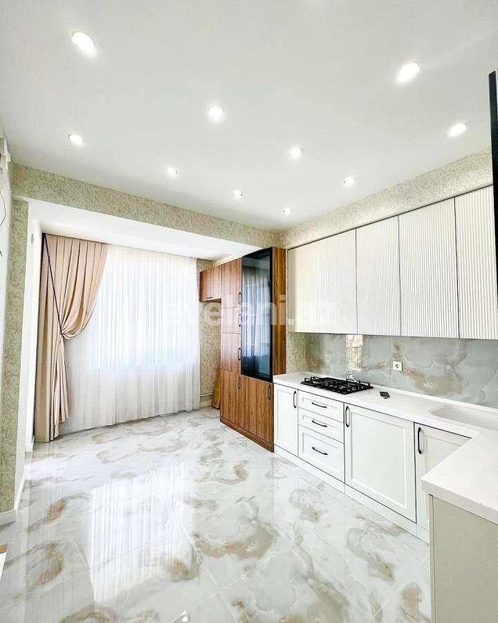Satılır, yeni tikili, 3 otaqlı, 130 m², Bakı, Nizami r, Qara Qarayev m.