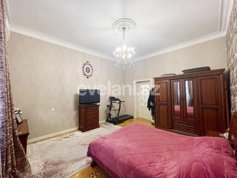 Satılır, köhnə tikili, 3 otaqlı, 100 m², Bakı, Nərimanov r, Montin q, Nəriman Nərimanov m.