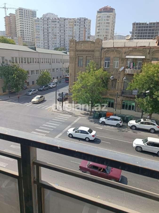 Сдаётся, офис, 3-комнаты, 124 m², Баку, Хатаинский r, Шах Исмаил Хатаи m.