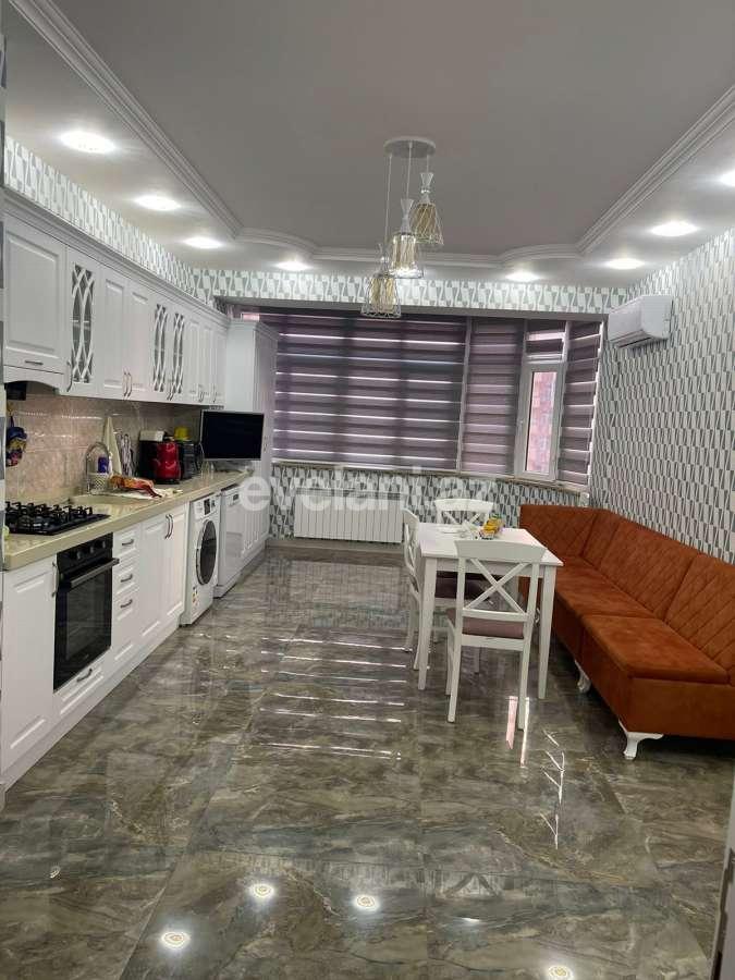 Satılır, yeni tikili, 3 otaqlı, 134 m², Bakı, Yasamal r, Yeni Yasamal q, İnşaatçılar m.