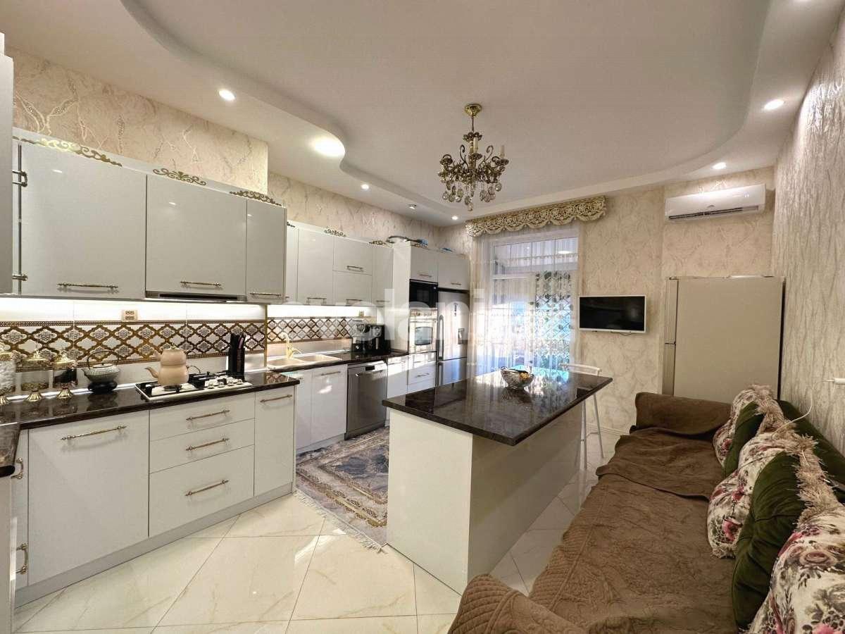 Satılır, yeni tikili, 3 otaqlı, 145 m², Bakı, Yasamal r, İnşaatçılar m.