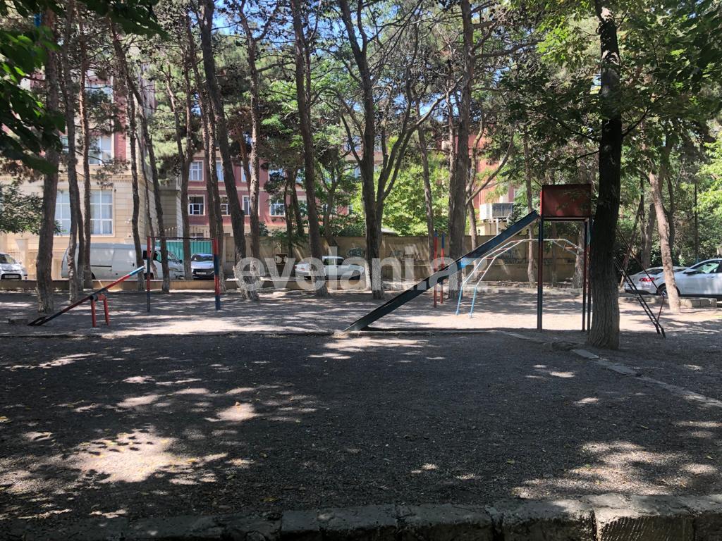 Satılır, köhnə tikili, 2 otaqlı, 50 m², Bakı, Nərimanov r, Gənclik m.