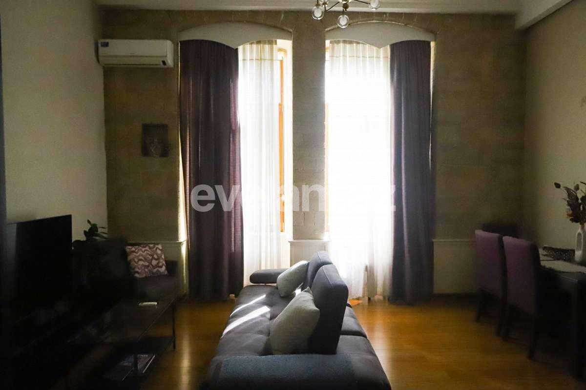 Kirayə verilir, köhnə tikili, 2 otaqlı, 66 m², Bakı, Nəsimi r, 28 may m.