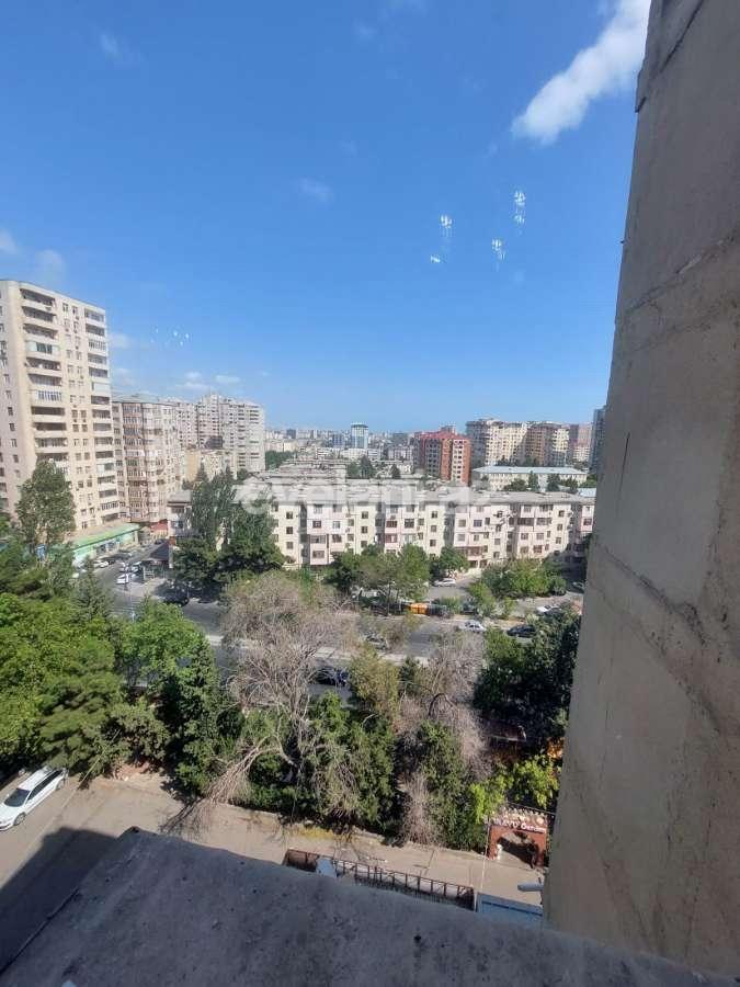 Satılır, köhnə tikili, 3 otaqlı, 60 m², Bakı, Binəqədi r, 9-cu mikrorayon q, Memar Əcəmi m.