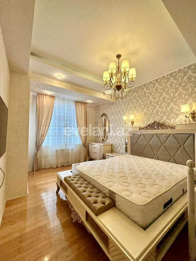 Satılır, yeni tikili, 4 otaqlı, 146 m², Bakı, 28 may m.