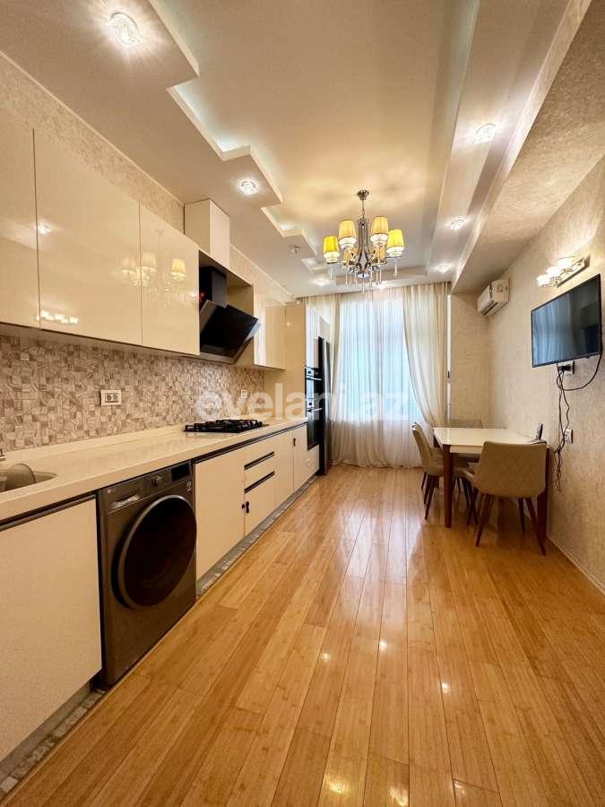 Satılır, yeni tikili, 4 otaqlı, 146 m², Bakı, 28 may m.
