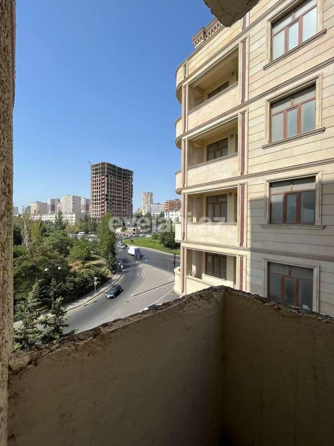 Продаётся, вторичка, 2-комнаты, 70 m², Баку, Насиминский r, 4-й микрорайон p, Мемар Аджеми m.