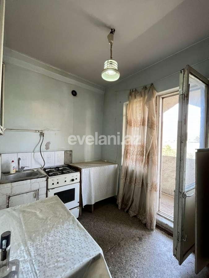 Продаётся, вторичка, 2-комнаты, 70 m², Баку, Насиминский r, 4-й микрорайон p, Мемар Аджеми m.