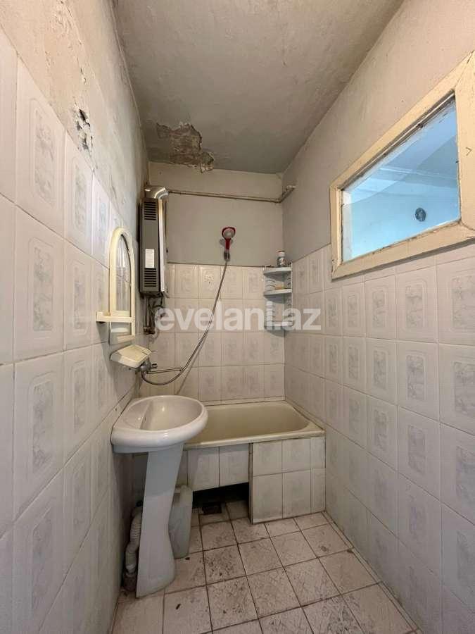 Продаётся, вторичка, 2-комнаты, 70 m², Баку, Насиминский r, 4-й микрорайон p, Мемар Аджеми m.