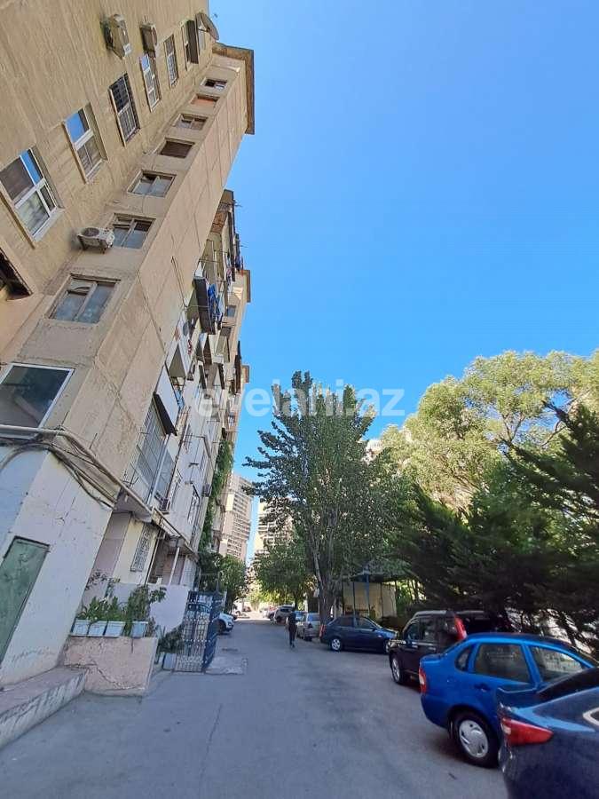 Sale, old building, 3 room, 85 m², Baku, Yasamal r, Elmlar Akademiyası m.