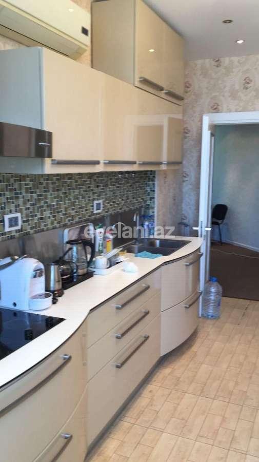 Satılır, yeni tikili, 4 otaqlı, 214 m², Bakı, Yasamal r, Yasamal q, Elmlər Akademiyası m.