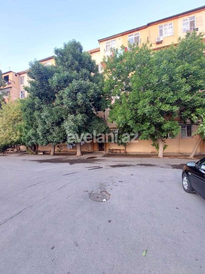 Satılır, köhnə tikili, 2 otaqlı, 48 m², Bakı, Binəqədi r, 7-ci mikrorayon q, Azadlıq prospekti m.