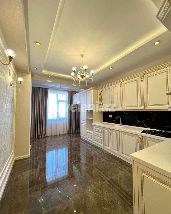 Satılır, yeni tikili, 4 otaqlı, 175 m², Bakı, Nəsimi r.