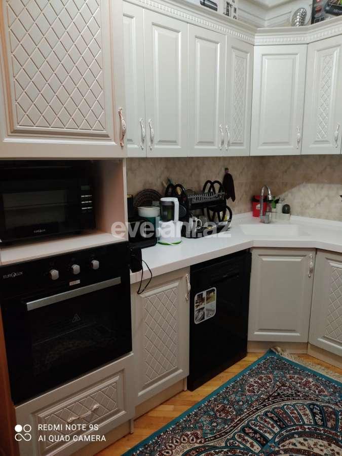 Satılır, köhnə tikili, 3 otaqlı, 90 m², Bakı, Nəsimi r, Memar Əcəmi m.