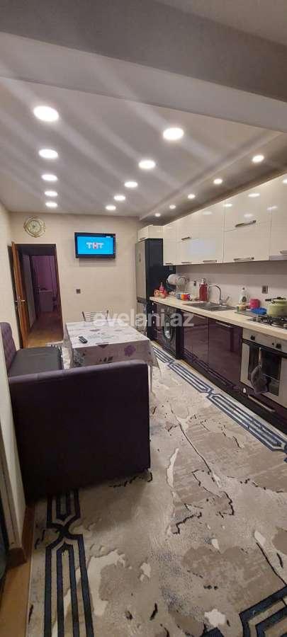 Satılır, köhnə tikili, 5 otaqlı, 110 m², Bakı, Binəqədi r, Azadlıq prospekti m.