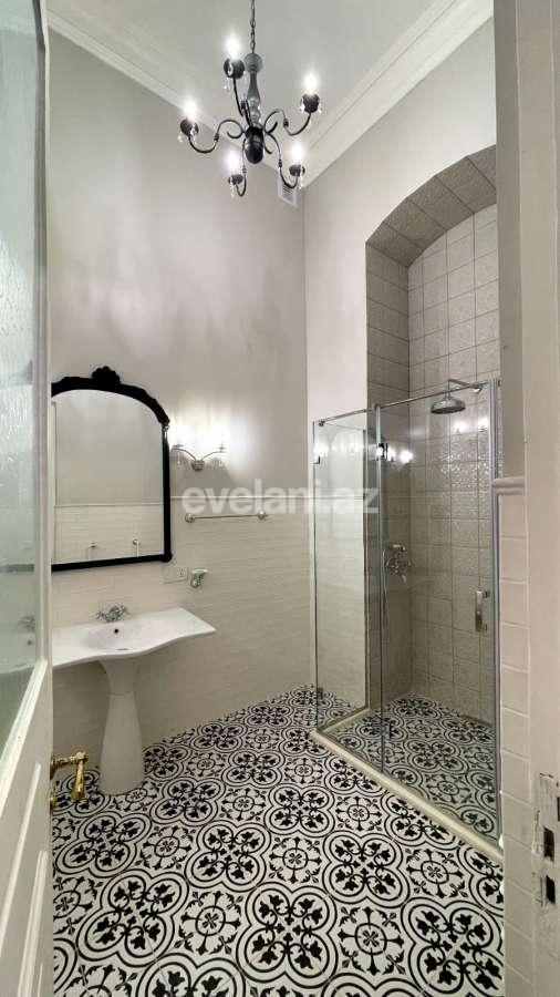 Rent, old building, 3 room, 130 m², Baku, Nasimi r.