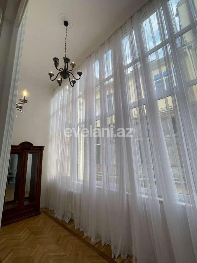 Rent, old building, 3 room, 130 m², Baku, Nasimi r.