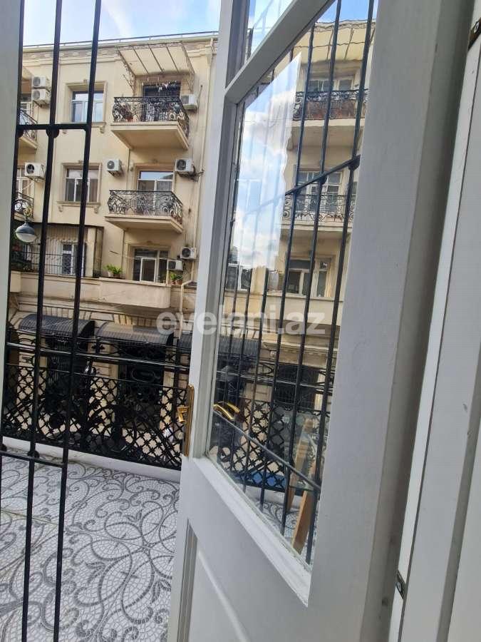 Rent, old building, 3 room, 130 m², Baku, Nasimi r.