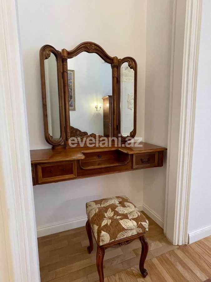 Rent, old building, 3 room, 130 m², Baku, Nasimi r.