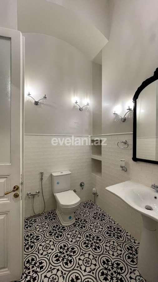 Rent, old building, 3 room, 130 m², Baku, Nasimi r.