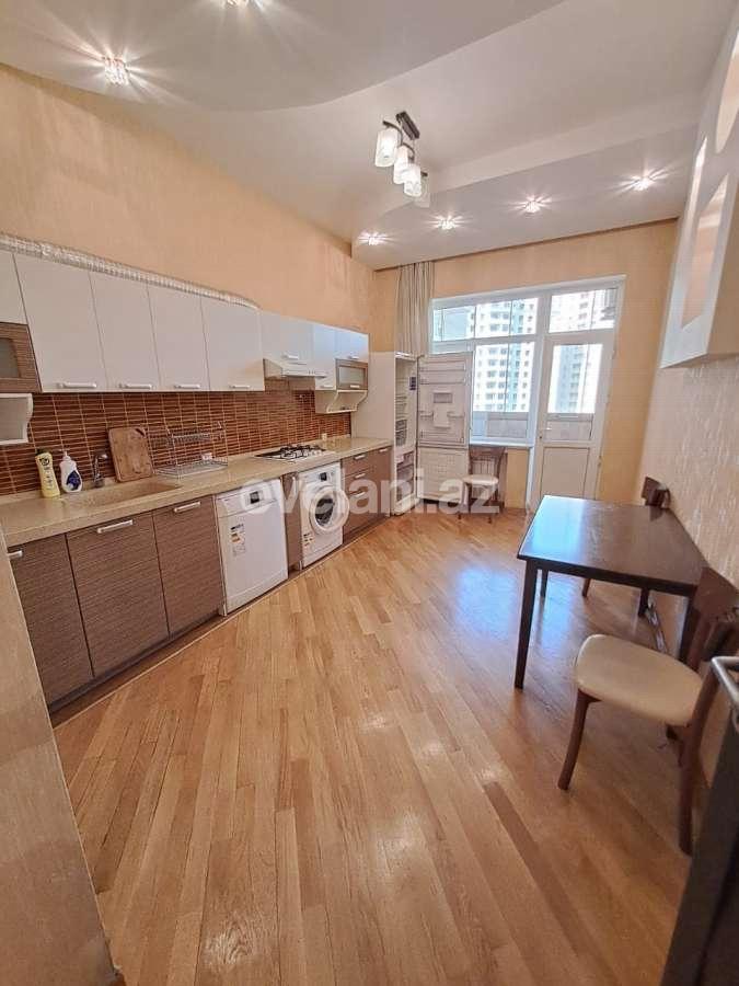 Satılır, yeni tikili, 3 otaqlı, 110 m², Bakı, Yasamal r, Elmlər Akademiyası m.