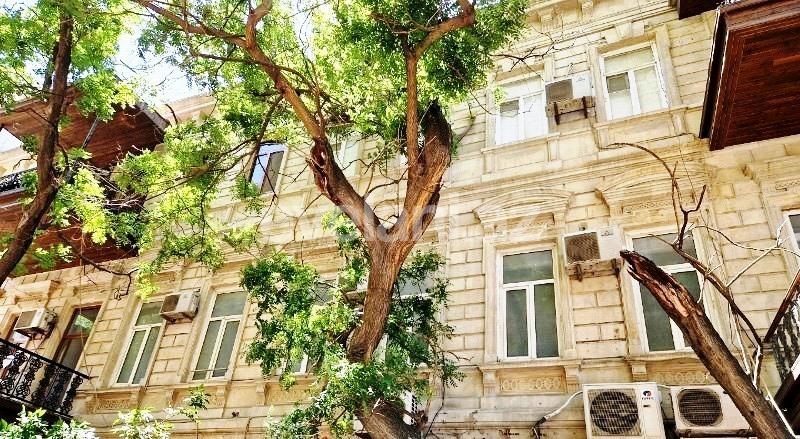 Sale, old building, 4 room, 100 m², Baku, Nasimi r, 28 may m.