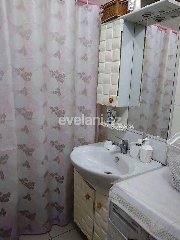 Sale, old building, 3 room, 75 m², Baku, Khatai r, Ahmedli d, Hazi Aslanov m.