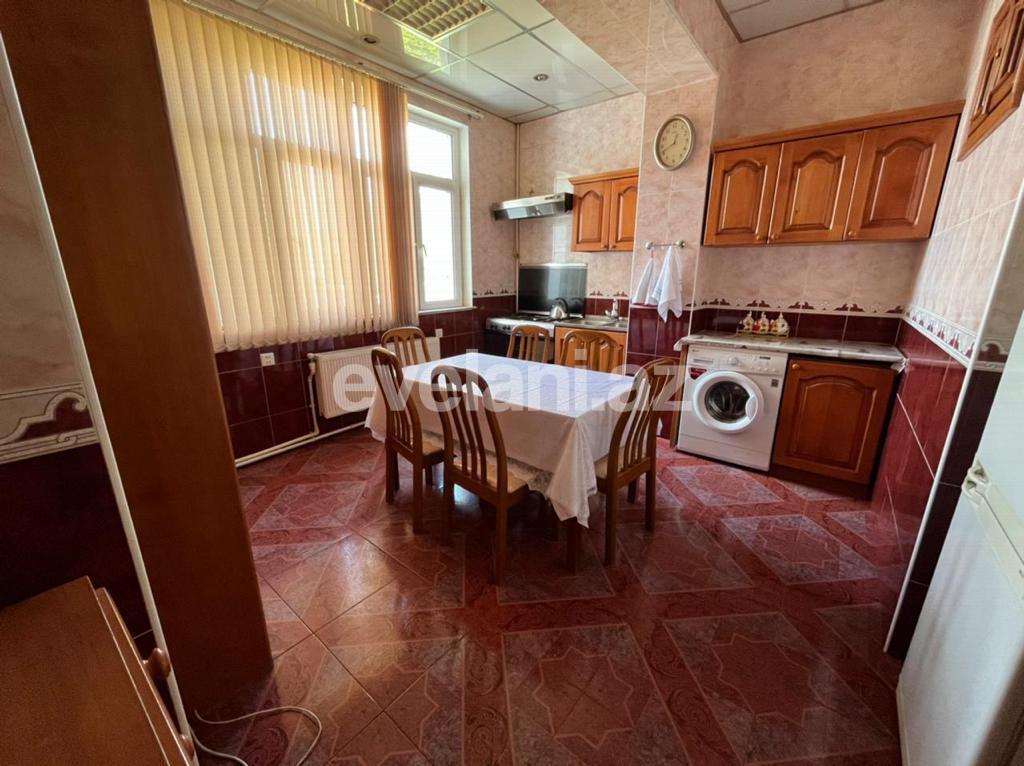 Kirayə verilir, köhnə tikili, 6 otaqlı, 210 m², Bakı, Yasamal r, Elmlər Akademiyası m.