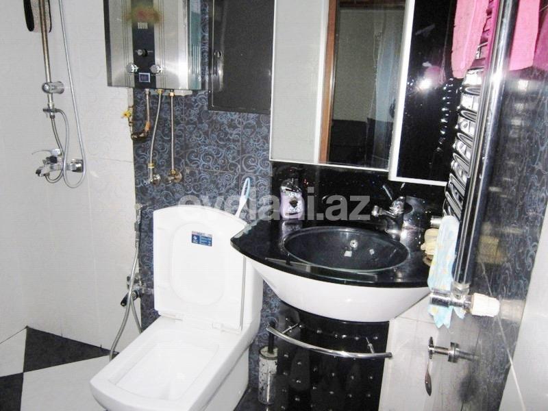 Satılır, köhnə tikili, 3 otaqlı, 80 m², Bakı, Nizami r, 8-ci kilometr q, Neftçilər m.