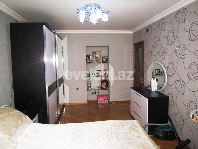 Satılır, köhnə tikili, 3 otaqlı, 80 m², Bakı, Nizami r, 8-ci kilometr q, Neftçilər m.