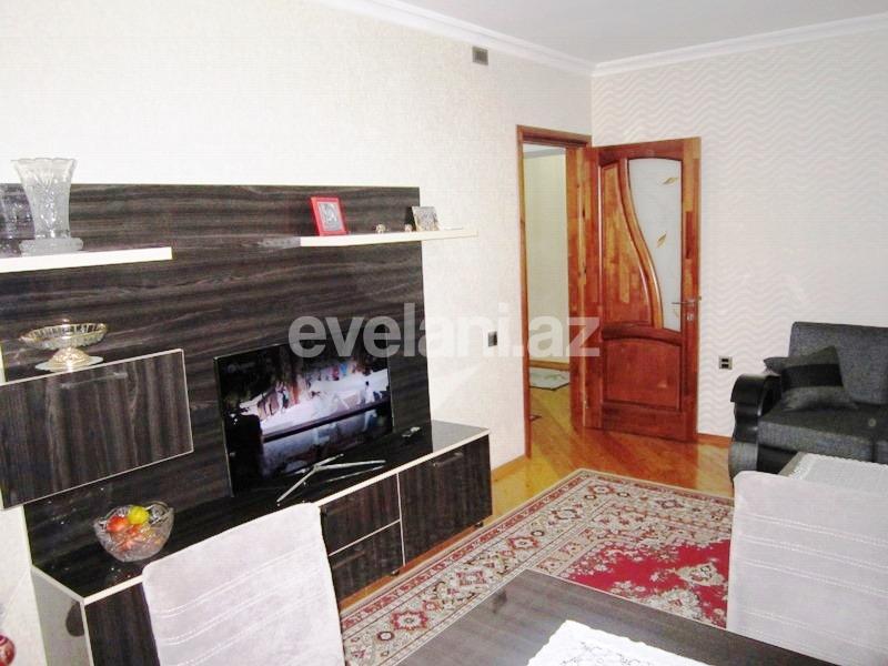 Satılır, köhnə tikili, 3 otaqlı, 80 m², Bakı, Nizami r, 8-ci kilometr q, Neftçilər m.