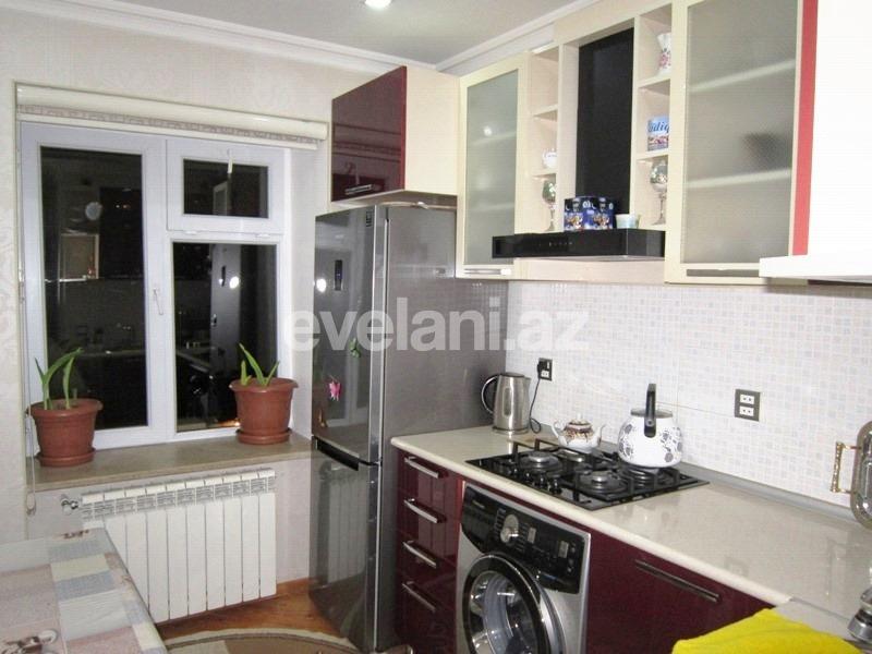 Satılır, köhnə tikili, 3 otaqlı, 80 m², Bakı, Nizami r, 8-ci kilometr q, Neftçilər m.