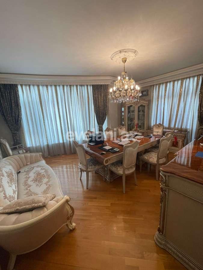 Kirayə verilir, yeni tikili, 3 otaqlı, 122 m²
