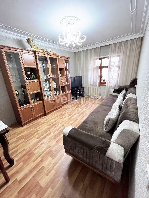 Sale, old building, 3 room, 70 m², Baku, Surakhani r, Yeni Guneshli d, Khalglar Doslugu m.
