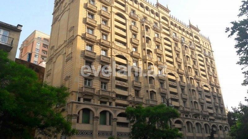 Satılır, köhnə tikili, 3 otaqlı, 80 m², Bakı, Nəsimi r, 28 may m.