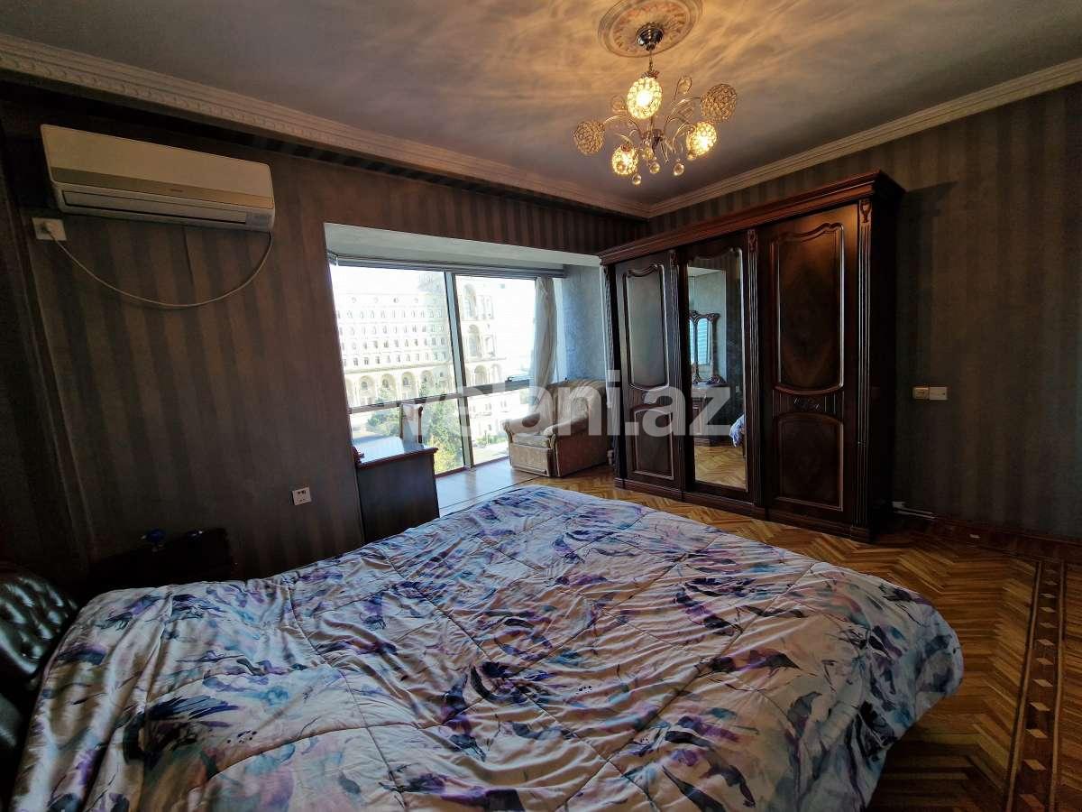 Сдаётся, офис, 6-комнаты, 160 m², Баку, Хатаинский r, Шах Исмаил Хатаи m.