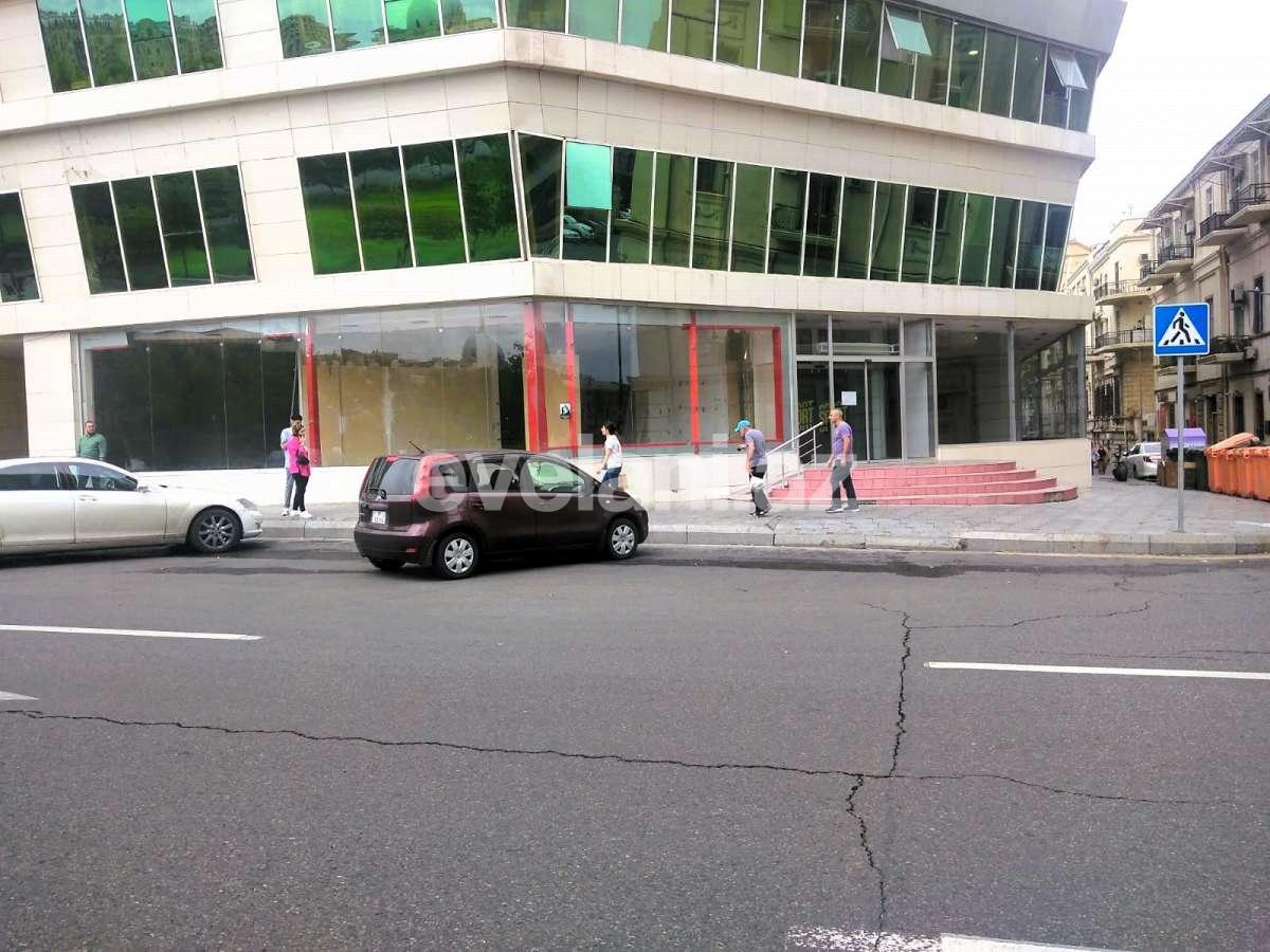 Kirayə verilir, obyekt, 780 m², Bakı, Nəsimi r, 28 may m.