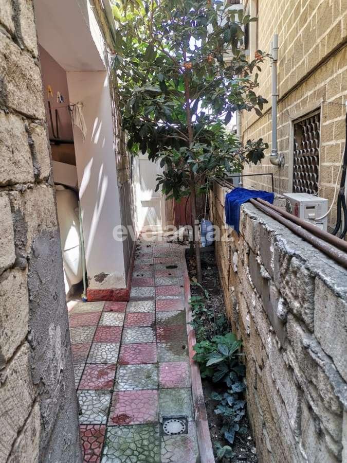 Satılır, həyət evi / bağ, 5 otaqlı, 240 m², Bakı, Səbail r, Badamdar q.